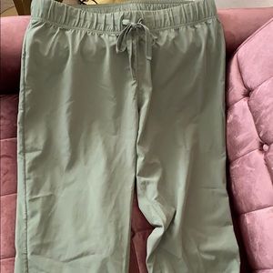 GAIAM Capri workout pants